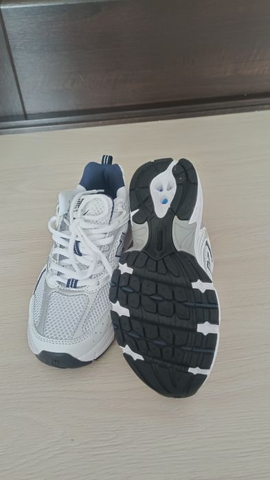 Продам кроссовки new balance 37 (36)
