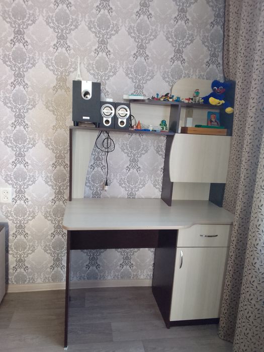 Продам стол компьютерный. Бишкуль