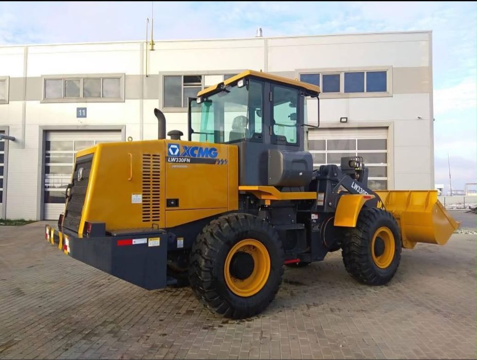 Продам фронтальный погрузчик XCMG LW330KZ, 2021 года выпуска.