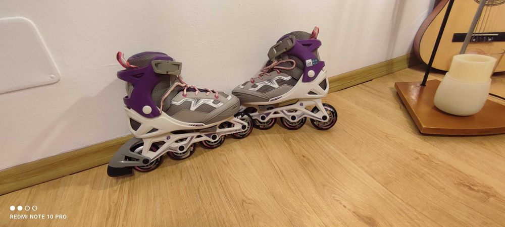 Vand role OXELO reglabile  cu 4 reglaje marimea 32-35 ca NOI