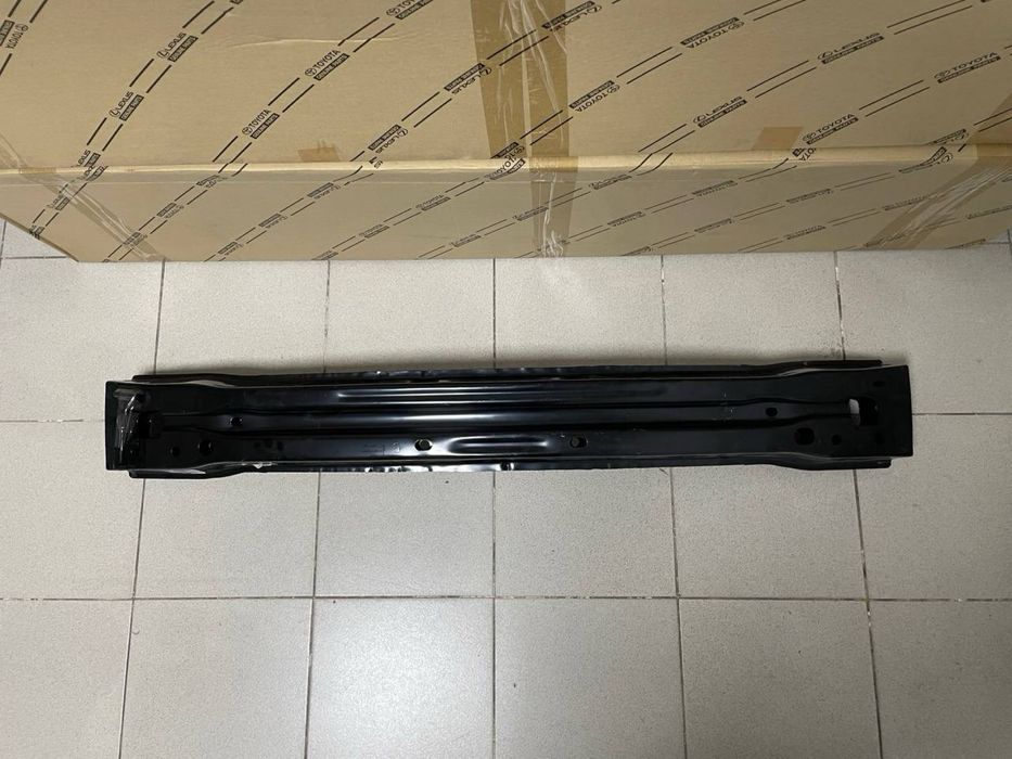 Усилитель переднего бампера на Камри 70/75