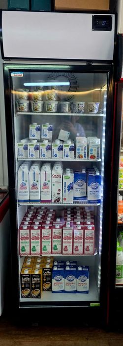 Продам холодильные витрины