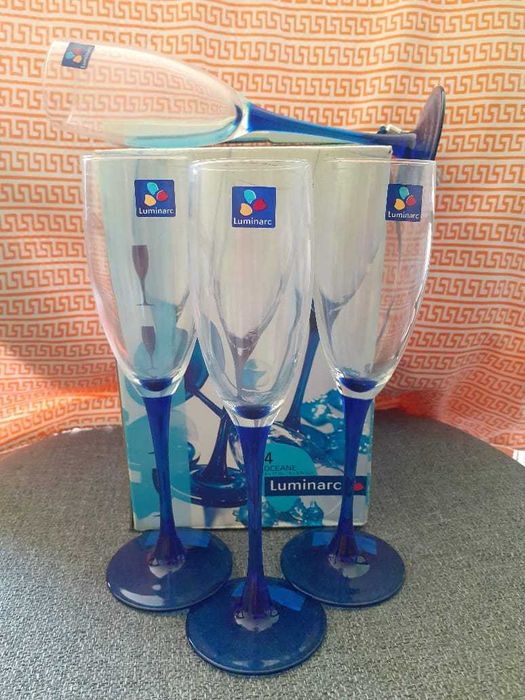 Продам новый набор фужеров