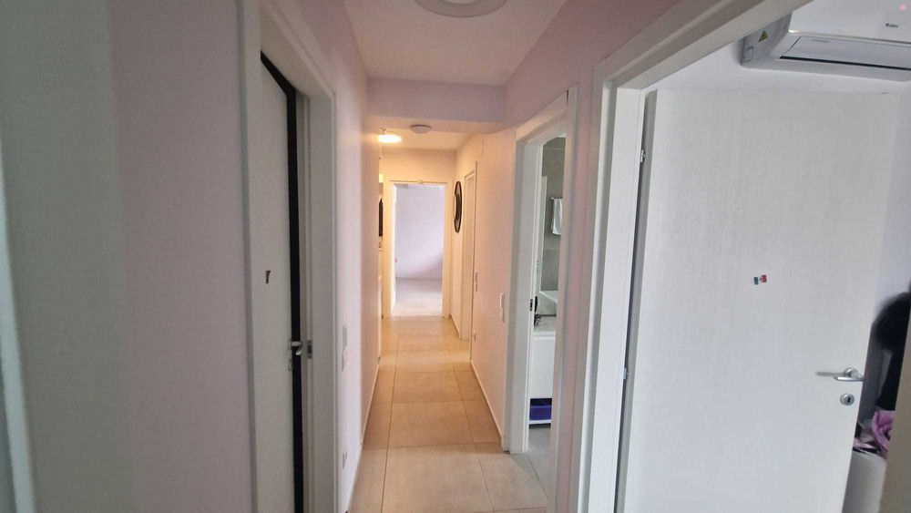 Vand apartament 3 camere