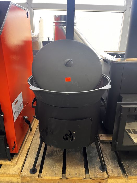 Печь под казан. Казан. Ошак с трубой