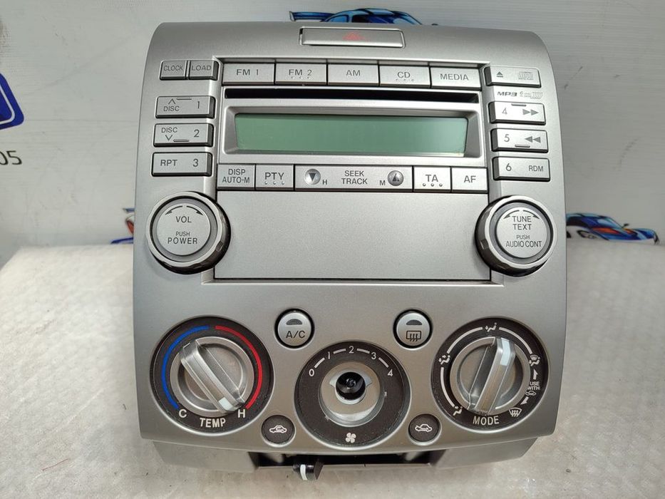 RADIO CD PLAYER / PANOU COMANDĂ CLIMĂ +  AUDIO FORD RANGER T6 / MAZDA BT-50 2012 / 2006–2012 / COD OEM UW1B 66 DSXD (5E2)