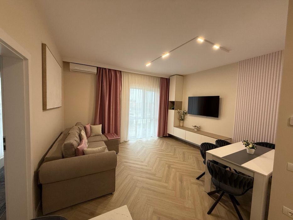 Apartament cu doua camere de închiriat în Sanmartin lingă primăriei