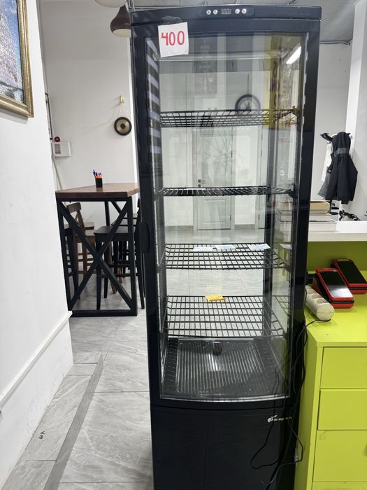 Холодильная витрина, продам новая,