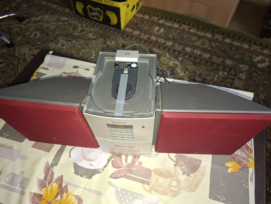 Sistem audio compact Sony cu CD Player si cass cu Autorevers, boxe detașabile