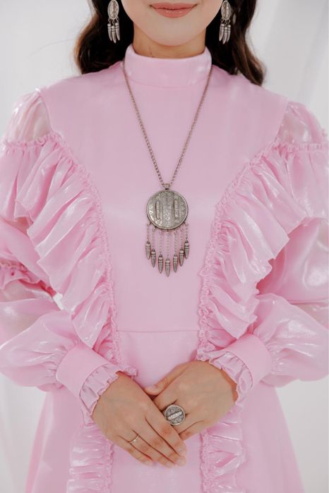 Ұзату наряд со шлейфом