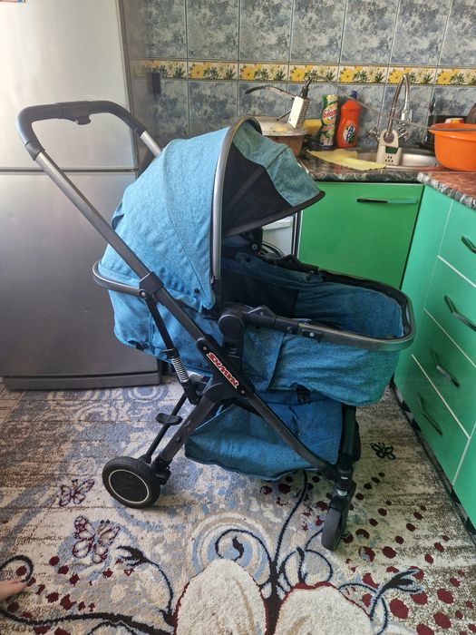 Продам компактную коляску