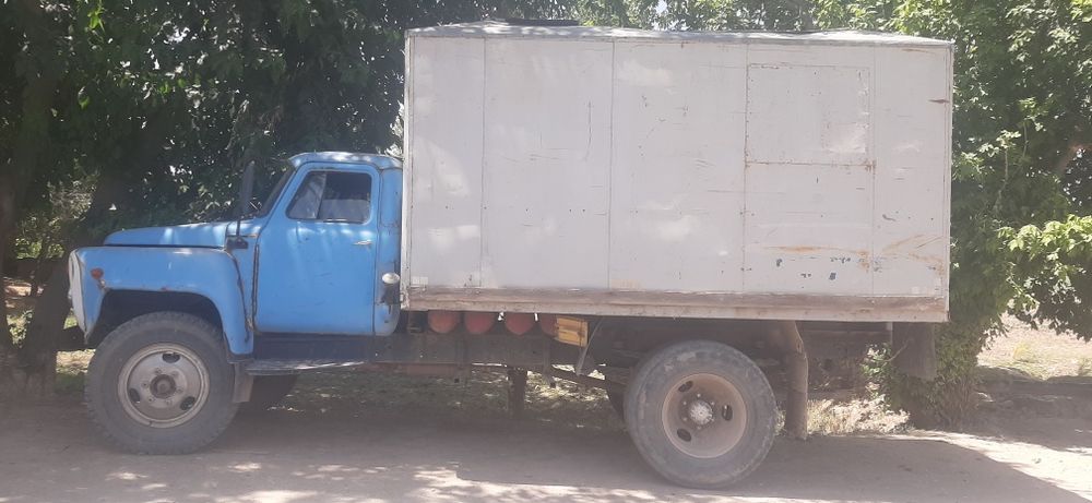 Газ 53 срочно сотилади