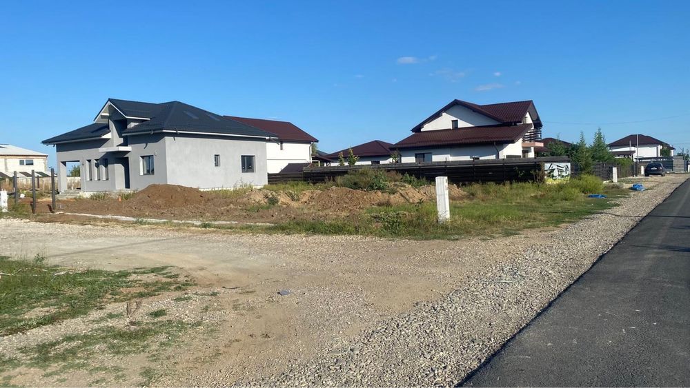 Teren de casă în Săbăreni – stradă asfaltată, utilități și vecini!