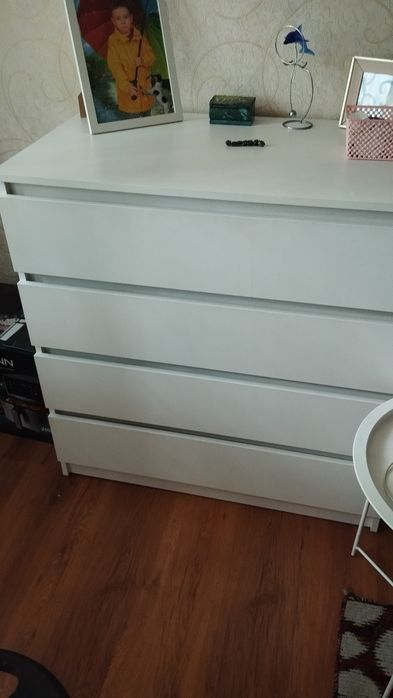 Продам диван, стол и камод