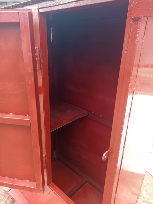 Продам сейф шкаф металлический