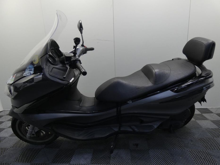 Piaggio X10 / 350 / 125 на части