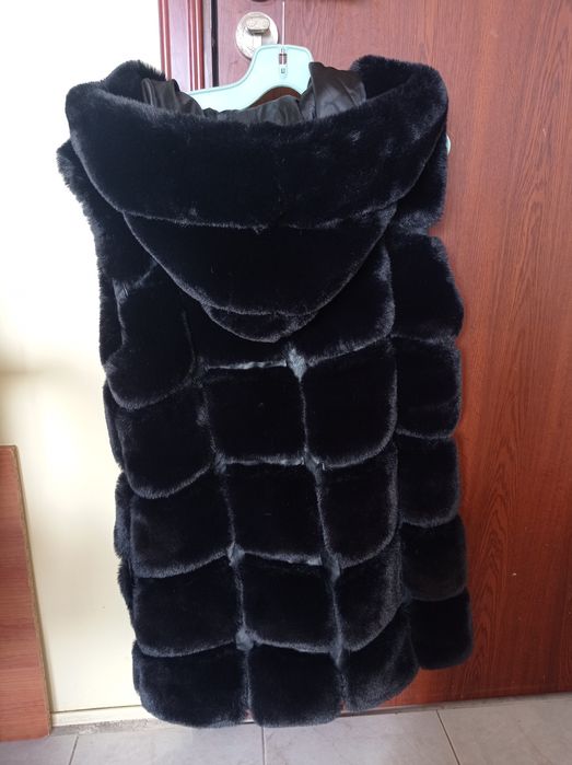 Чисто нов елек от изкуствена кожа