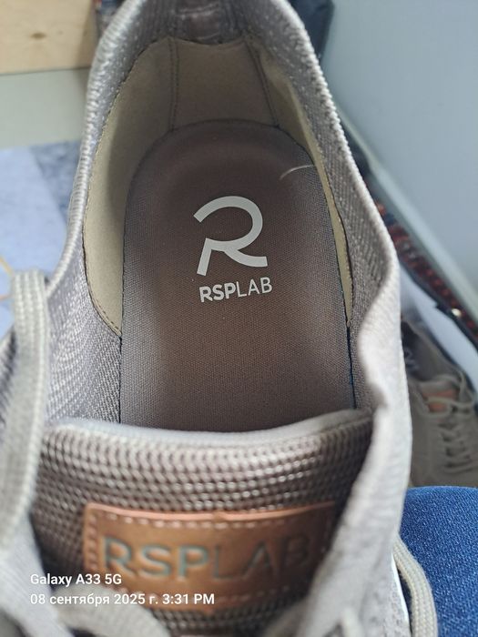 Кроссовки Respect