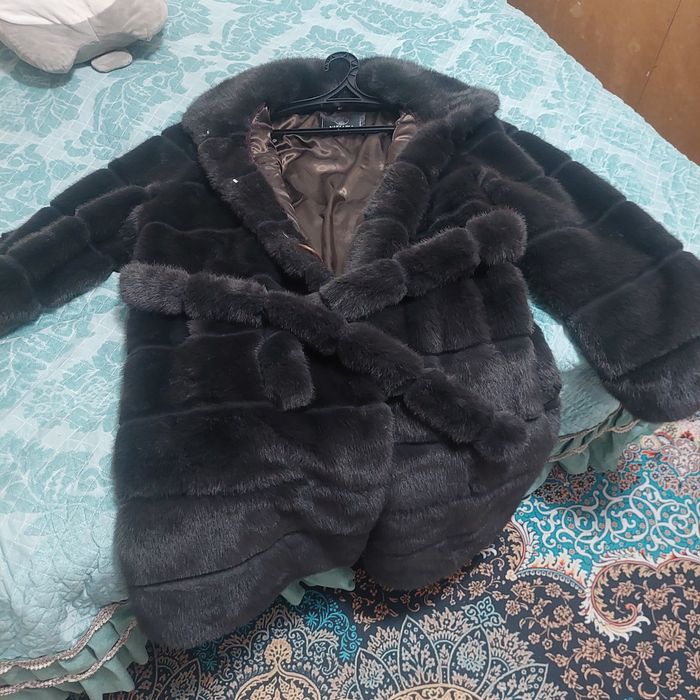 Продам эко шуба в люкс качестве.
