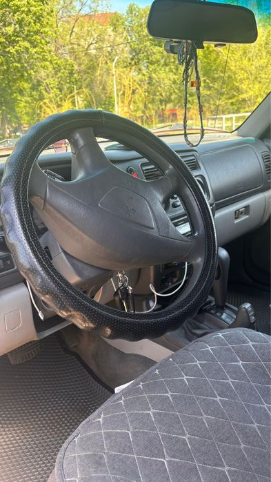 Montero sport 2002 года