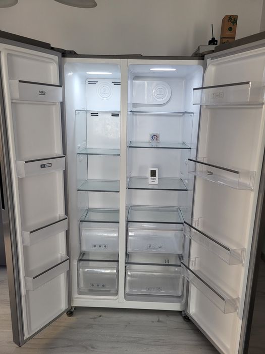 Frigider side-by-side beko
