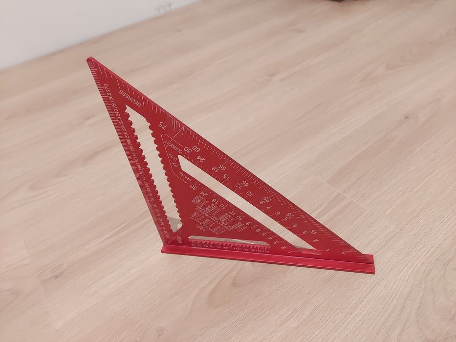 Линейка строительная