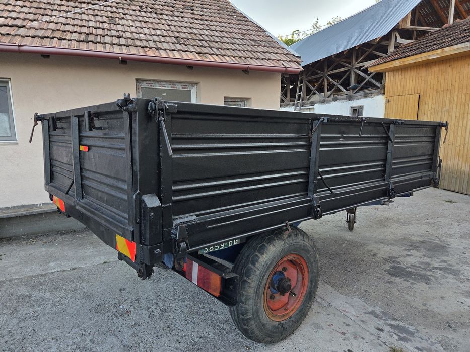 Remorcă Agricola//Basculare 3 parti//Acte valabile !