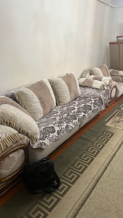 Продам уголок отдыха 1 диван 2 кресло