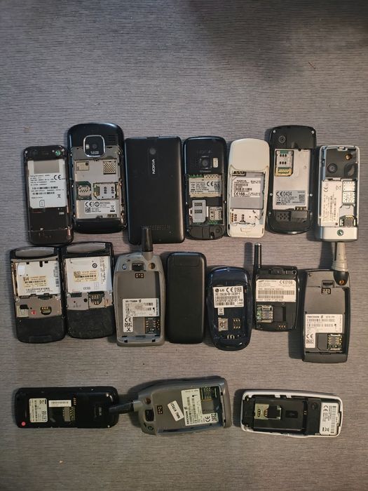Lot de telefoane de piese  buc ( toate funcționale)