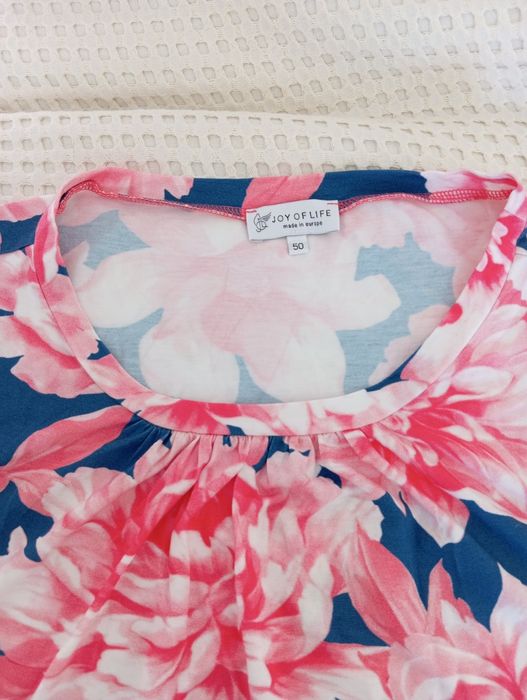 Блуза с къс ръкав много добро качество нова удобна за носене