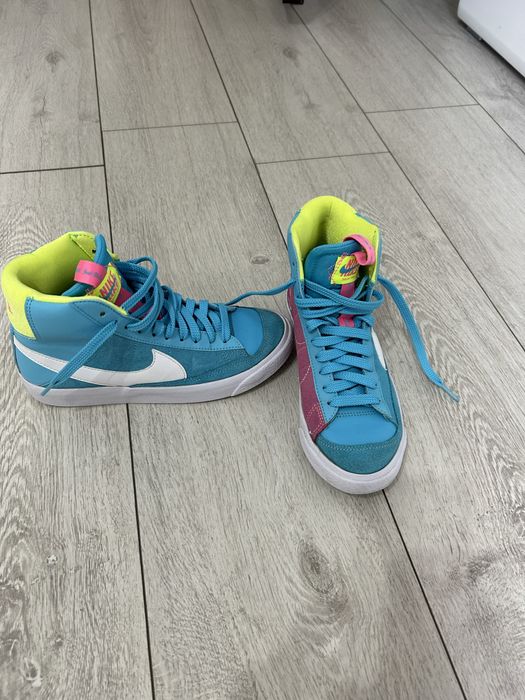 Adidasi Nike marimea 35,5