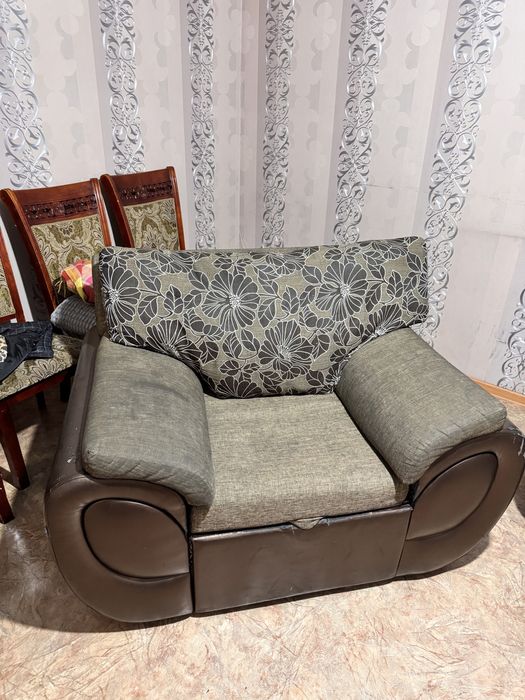 Продам диван с креслом раздвижные
