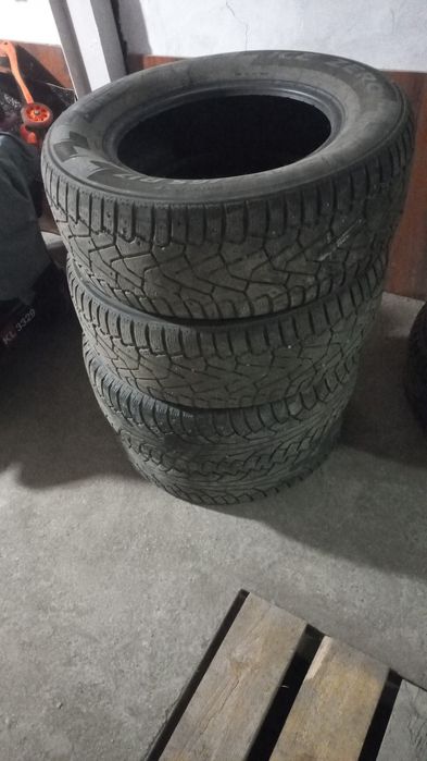 Зимние шины 8 штук За 250000