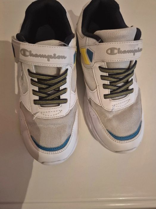 Adidași cu luminițe