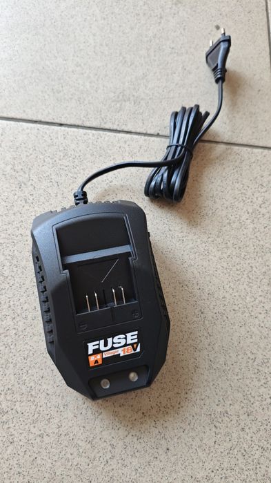 Villager încărcător  Fuse 18 v 2.4 Ah