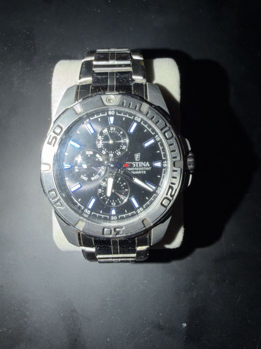 Ceas Festina cu data si ziua saptamanii