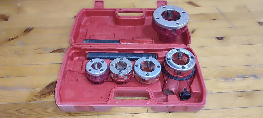 Продаётся лерка для нарезки резьбы