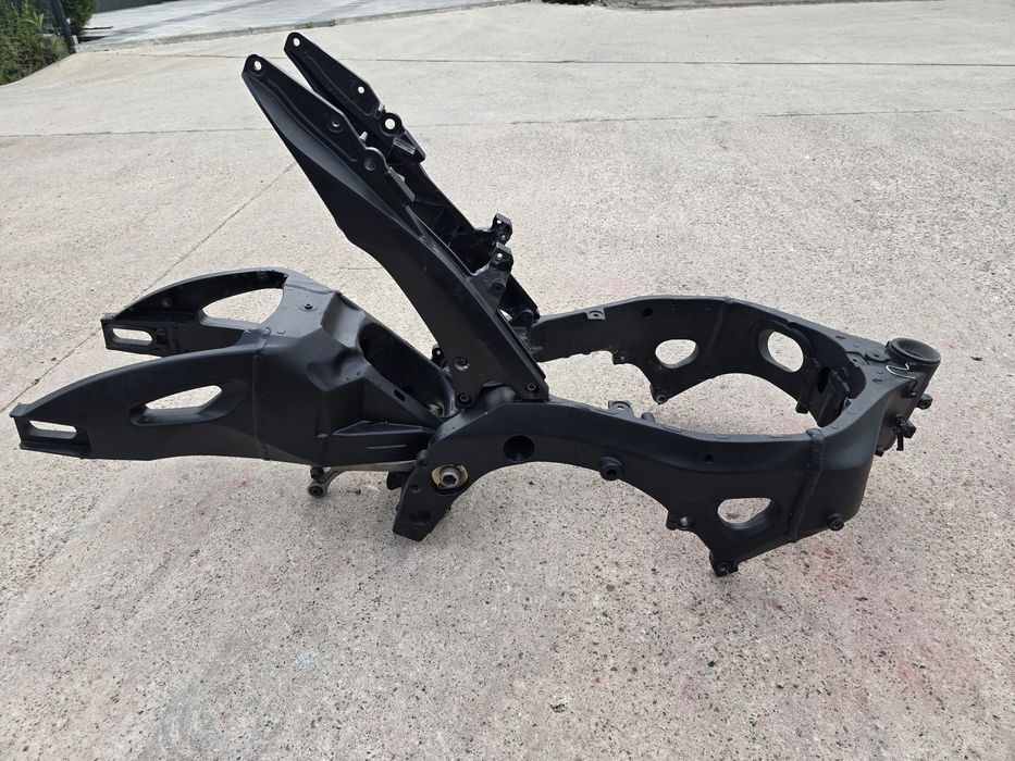 Piese Suzuki gsxr 1000 k7  Cadru cu acte, bascula,instalatie electri