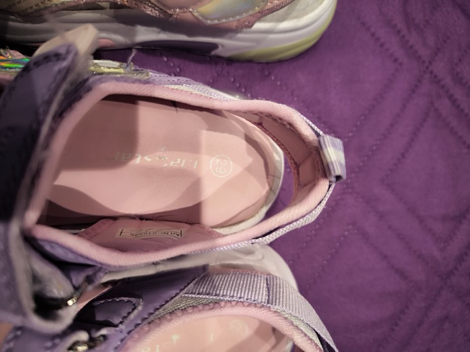 Маратонки Nike, сандали и кецове за малка дама