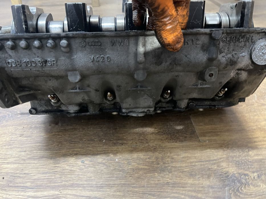 Chiluoasa completa ax came Golf 5 1.9 BLS BKC BJB Passat B6 038103373R