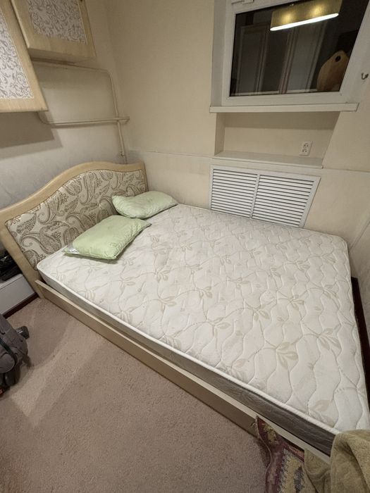 Кровать двухспальная