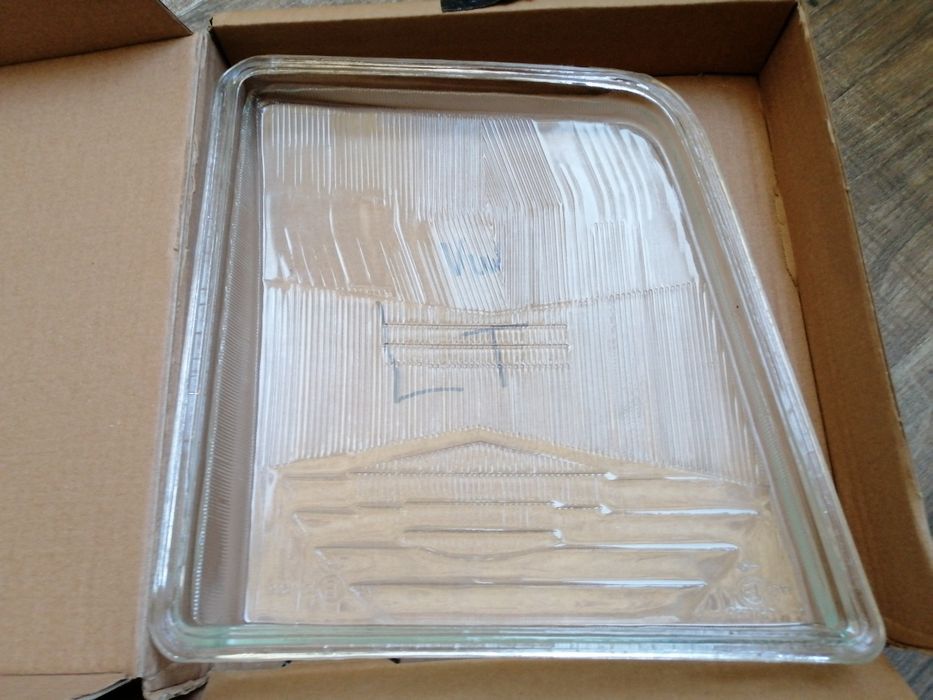 Стъкла фарове Фолксваген ЛТ 35.НОВИ.