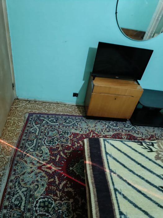 Inchiriez o camera in apartament cu 3 camere