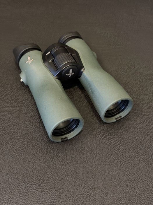 Продавам бинокъл Swarowski Optik NL Pure 12x42