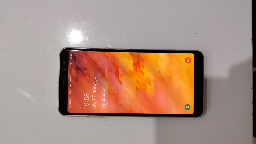 Отдам самсунг а8