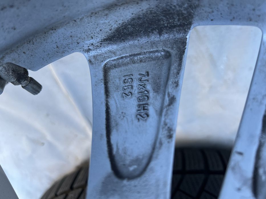 Jante aliaj originale BMW R16 cu cauciucuri iarna M+S 205/60/16!