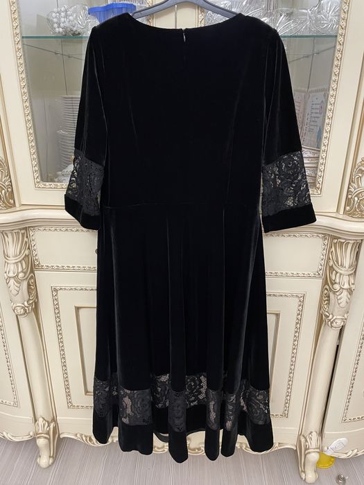 Продам велюровое платье