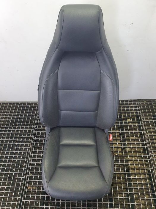 Scaun dreapta fata Mercedes Benz GLA-Class X156 (2013 - 2017) 2.2 cdi OM651.930