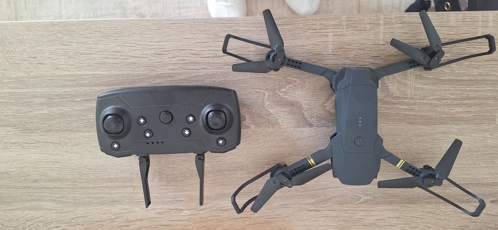 Vând drona ,primita cadou