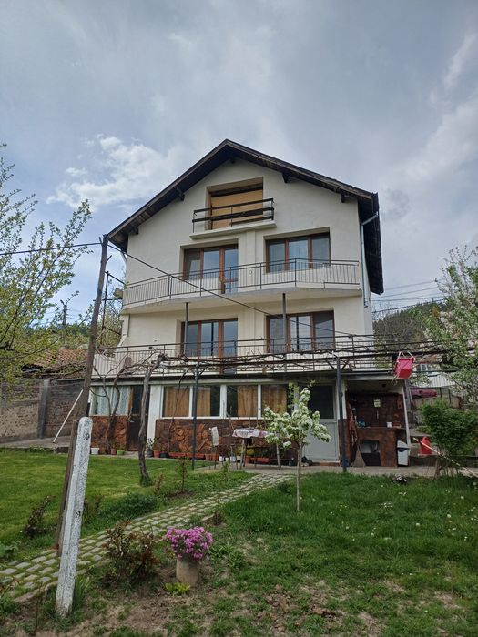 Къща в с.Драгичево с красива панорама